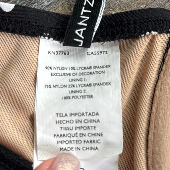 🎉HOST PICK🎉Jantzen | Polk a Dot Halter Bikini Top - Picture 8 of 9